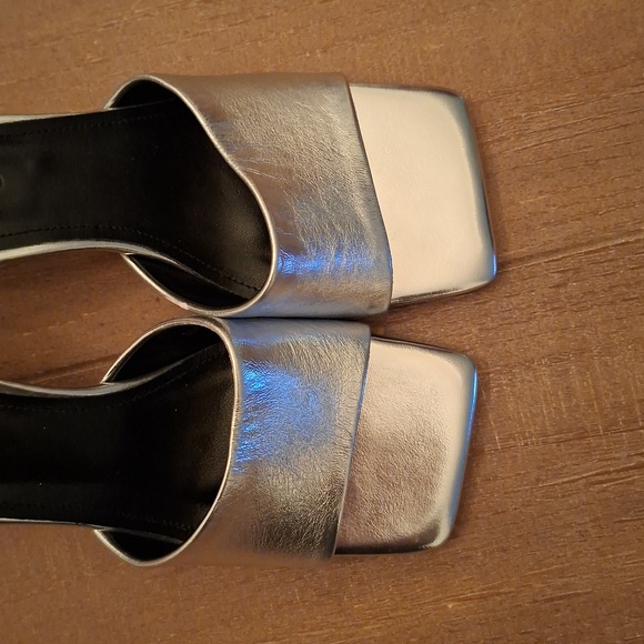 Metallic Silver Square-toed Leather Mules with Architectural Heel (EU 37/US 7) - Picture 3 of 10